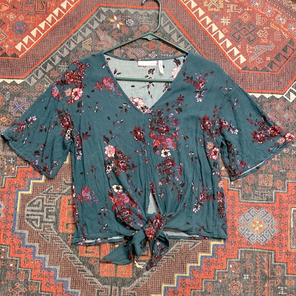 Brand L U Q - dark teal floral pattern top - sz S- mint condition